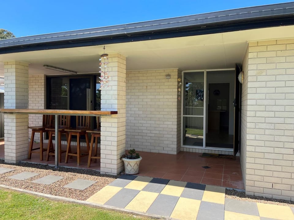 35 Rumbalara Avenue Rainbow Beach Pool Aircon Pets Welome House in Rainbow Beach