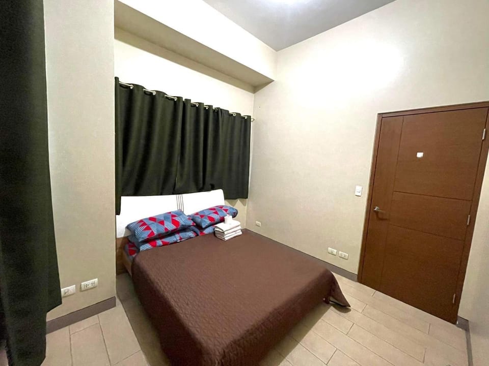 Lovely 2 Bed Room condo infront of NAIA Terminal 3 Apartment in Pasay
