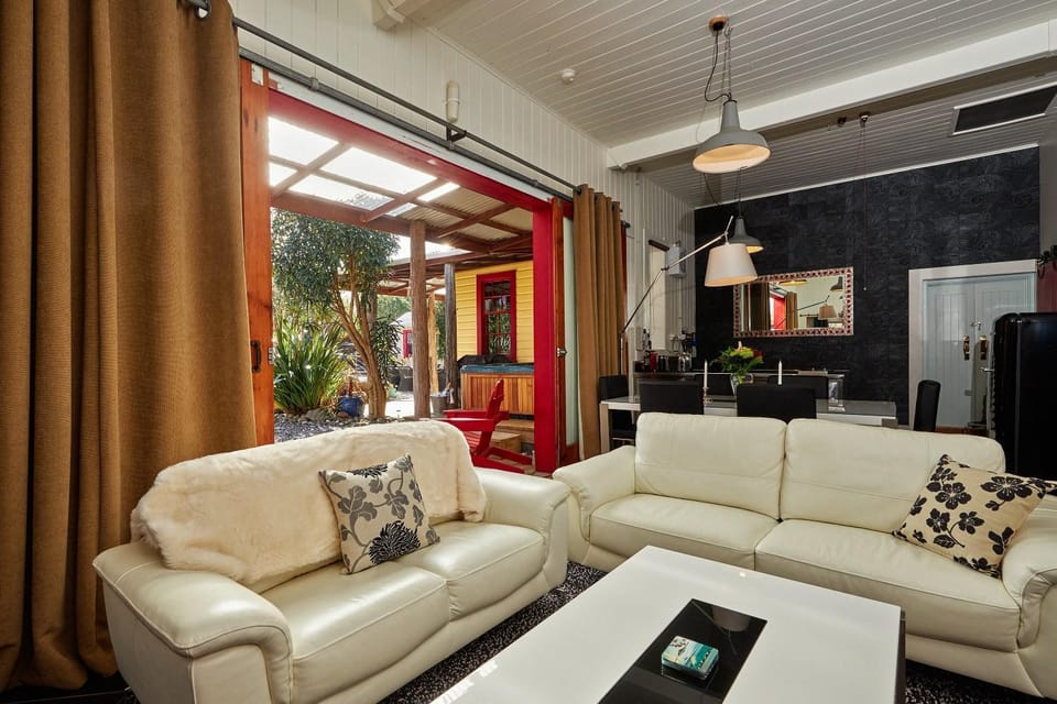The Full Factory Experience Kaikoura Apartment in Canterbury