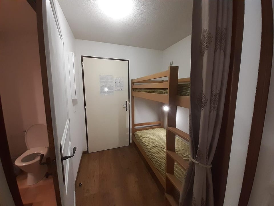 Studio confortable pour 4 pers, balcon ombragé, parking & wifi - FR-1-512-257 Apartment in Auvergne-Rhône-Alpes