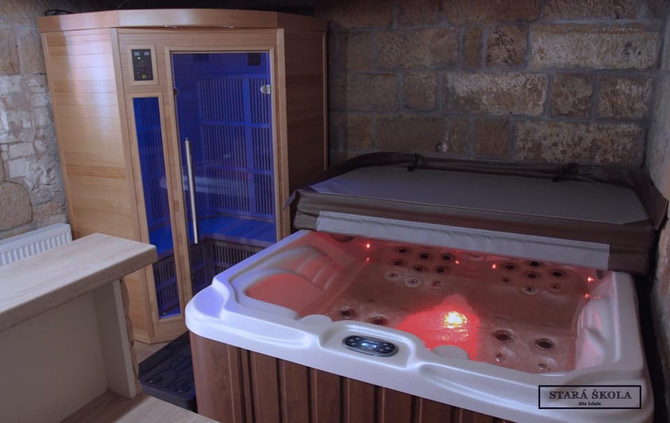 Hot Tub, Sauna, Spa and wellness centre/facilities