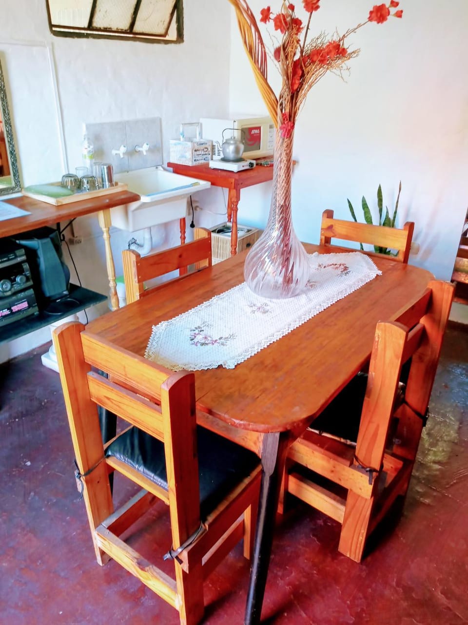 Kitchen or kitchenette, Living room, Dining area