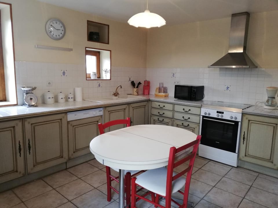 Gîte rénové au calme avec grand terrain, idéal télétravail, proche forêt et karting - FR-1-586-27 House in Centre-Val de Loire