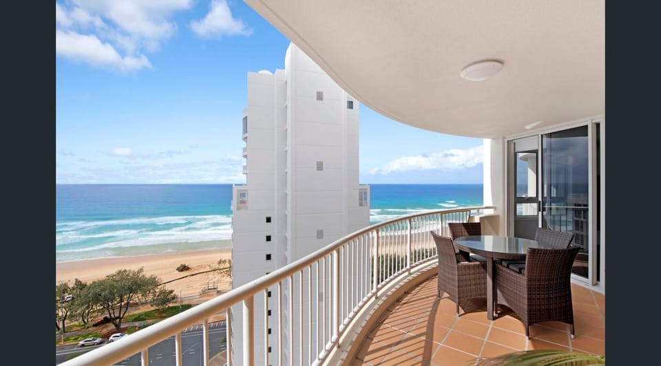 Stunning 2 bedroom Ocean View Apartment Apartment in Surfers Paradise