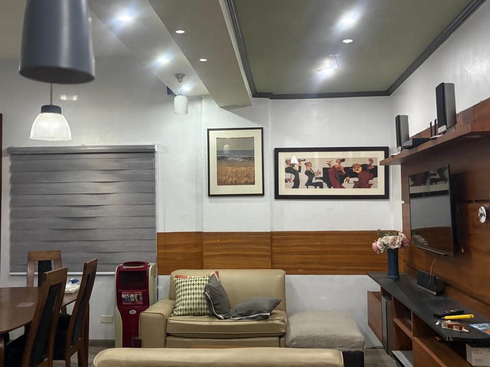 2 separate fully furnished condo units 1BR on the 23rd flr and 3BR penthouse on the 41st flr, with different bookings and daily rates in Ermita, Manila near SLEC,US Embassy, Mall and Parks Apartment in Manila City