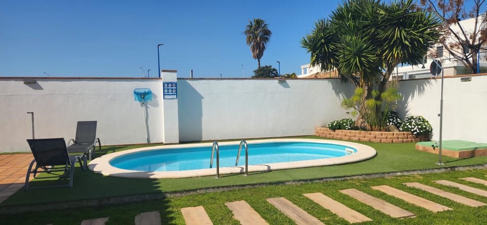 Minichalet Jacaranda House in Chiclana de la Frontera