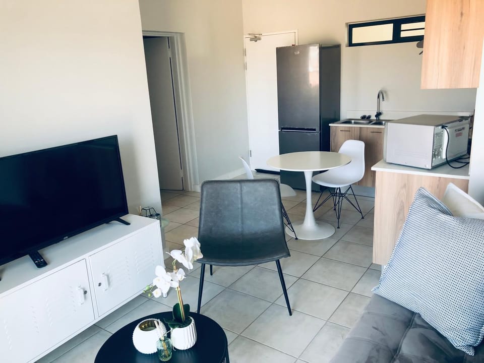 Taina Apartment @ Green Creek Apartment in Pretoria
