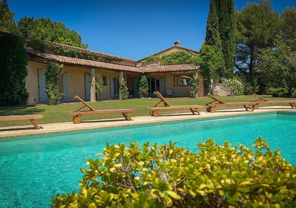 Property building, Natural landscape, Garden, Balcony/Terrace, Garden view, Pool view, Swimming pool, Swimming pool, sunbed