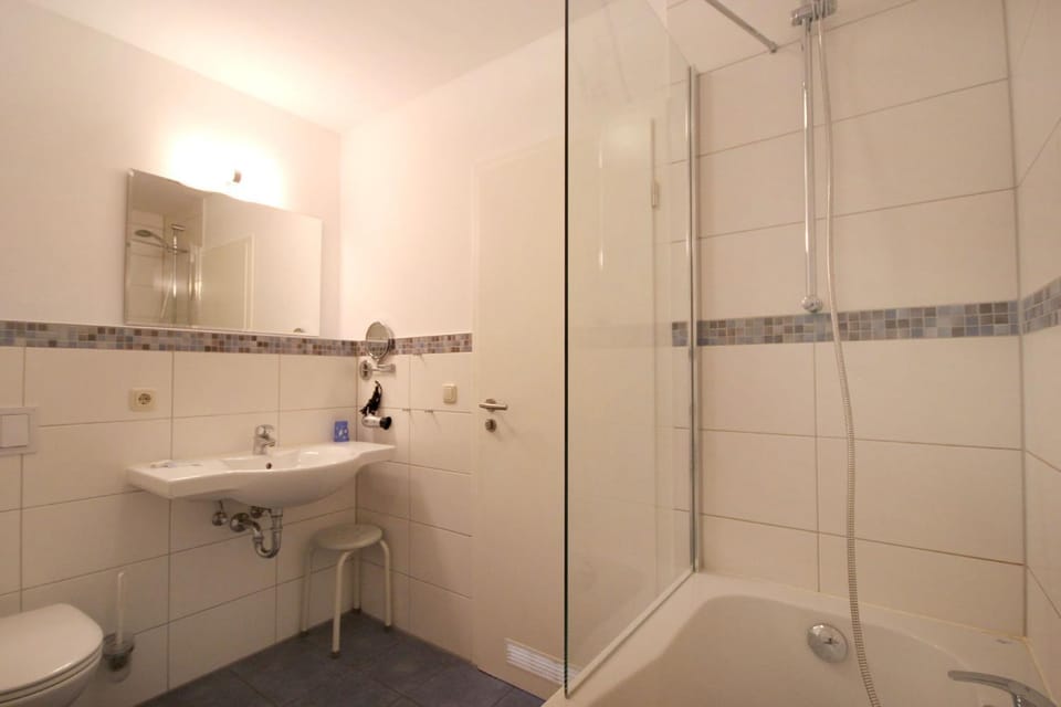 Toilet, Bathroom, Bath