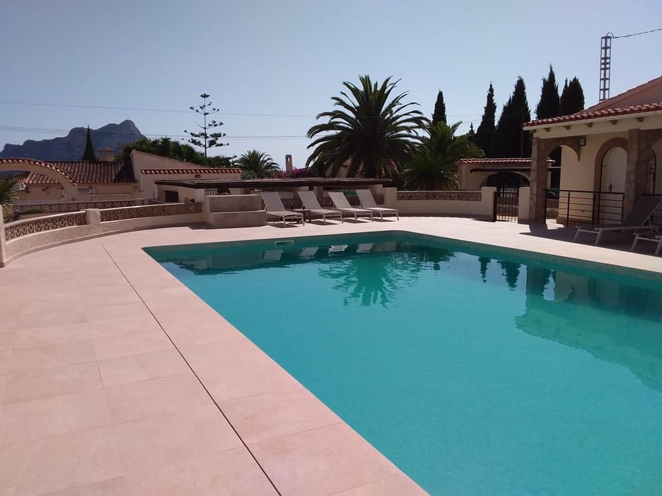 Day, Natural landscape, Pool view, Swimming pool