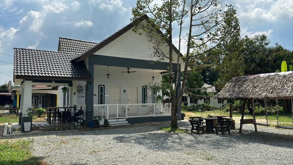 Property building, Garden, Garden, Garden view