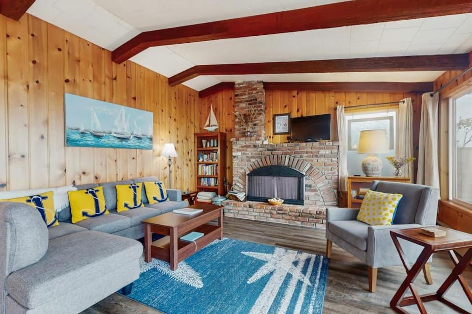 Oceanfront Beauty House in Birch Bay