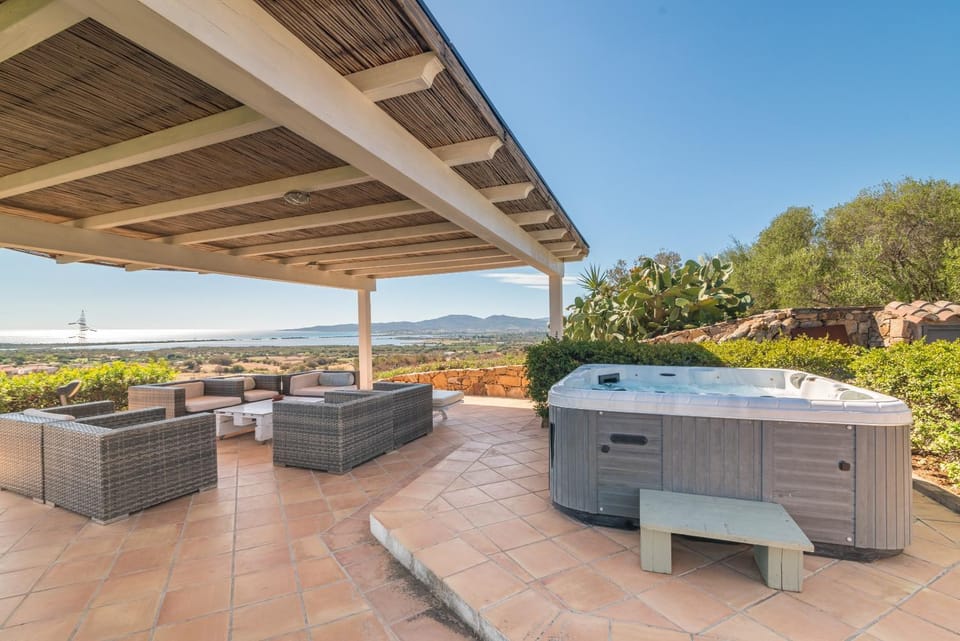 Property building, Balcony/Terrace