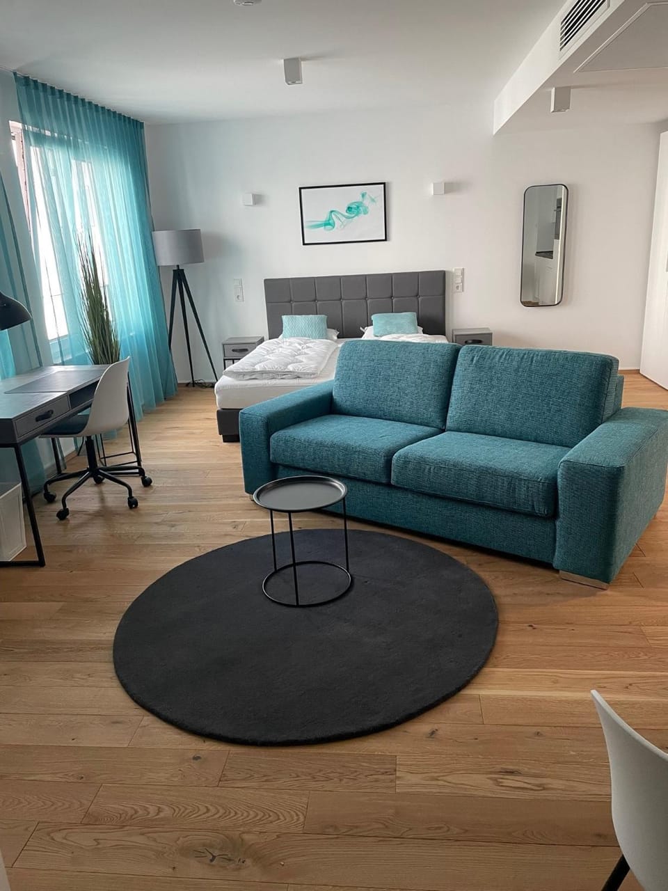 Bed, Living room, Photo of the whole room, Seating area, Bedroom