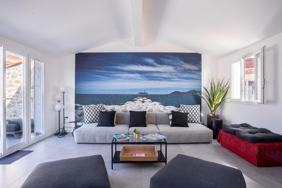 Living room, Sea view