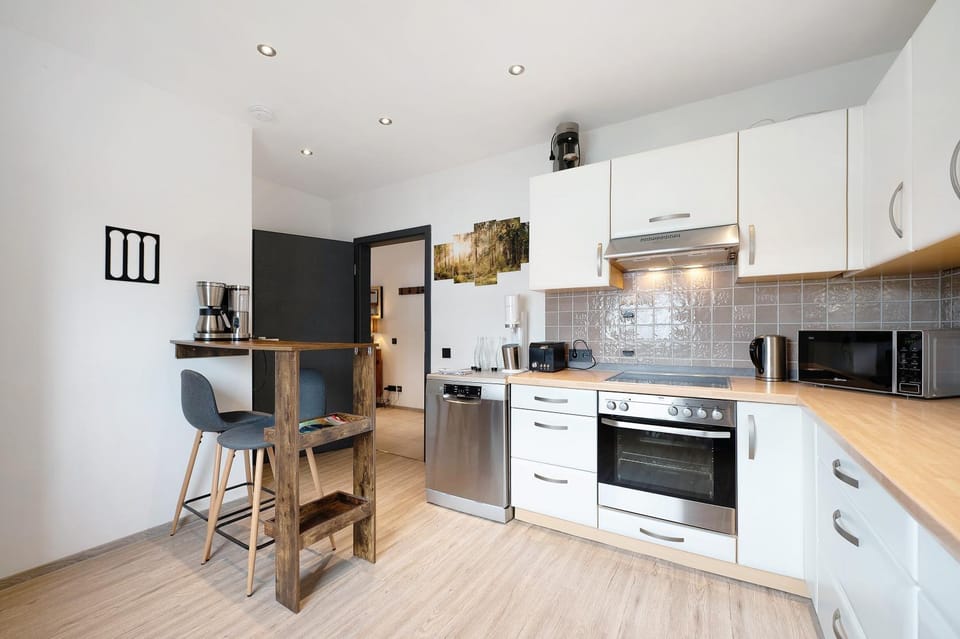 Kitchen or kitchenette, Living room