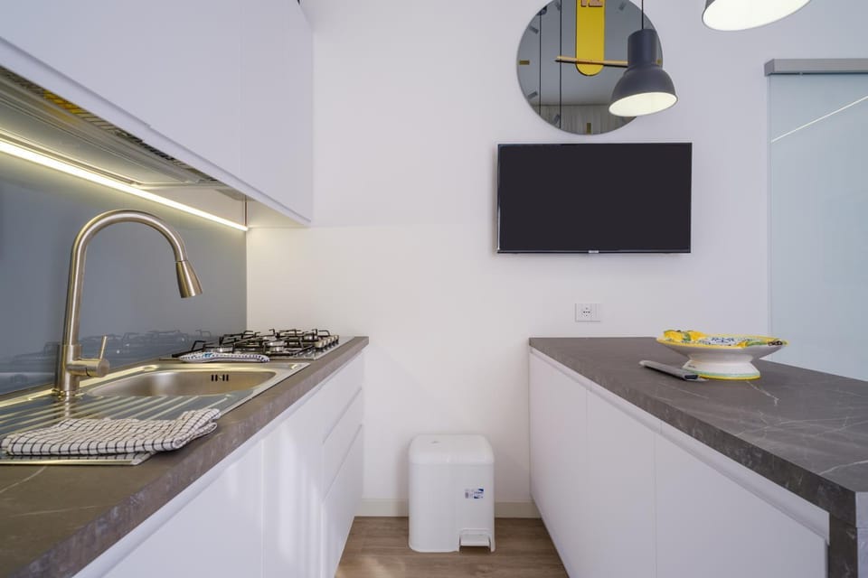 Kitchen or kitchenette, Living room