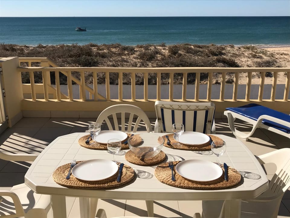 Off site, Balcony/Terrace, Dining area, Sea view