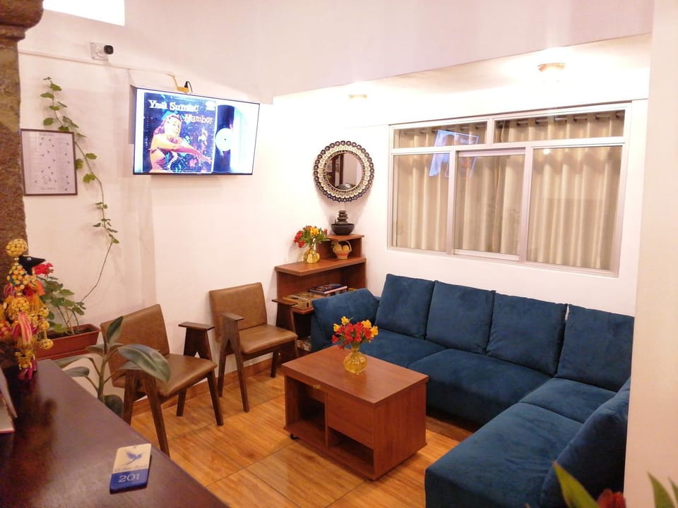 TV and multimedia, Living room, Lobby or reception