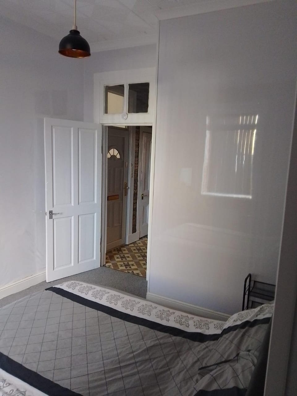Bedroom, storage, towels
