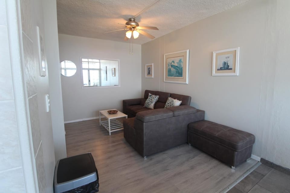 Playa Del Mar 10 Apartment in Margate
