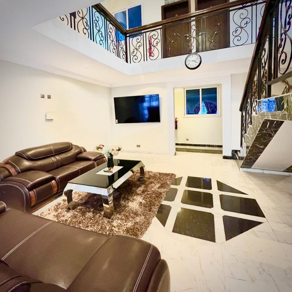 Communal lounge/ TV room, Lobby or reception, Internal: Not applicable to any particular room