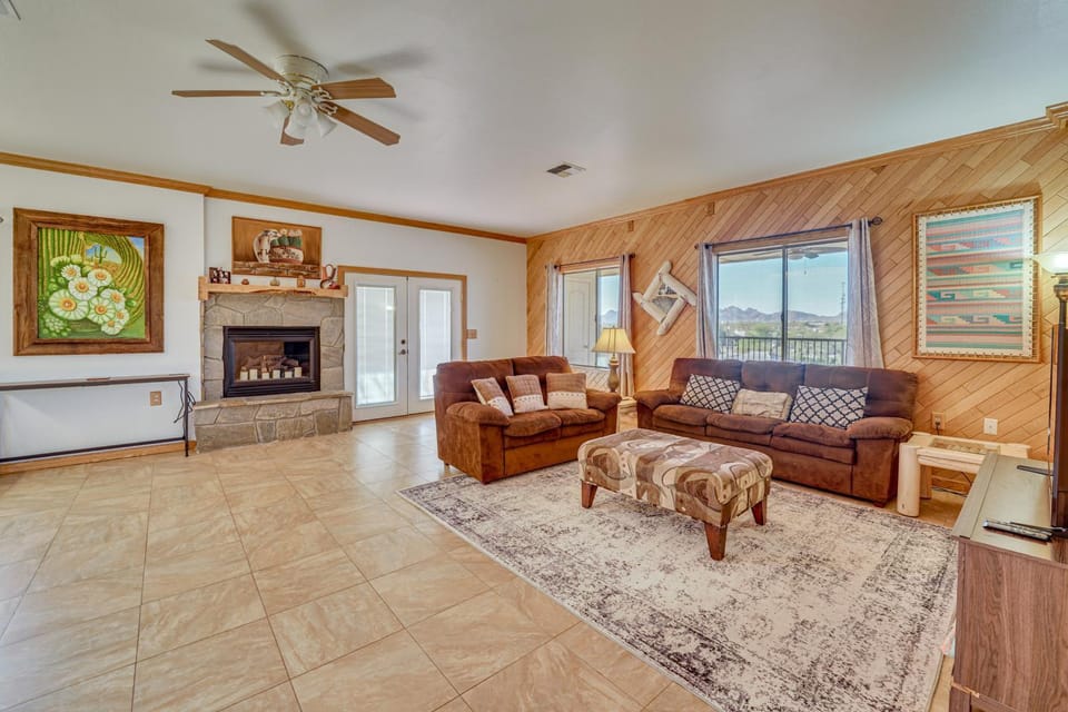 Private Hot Tub & Epic Views in Superstition Mtns! House in Apache Junction
