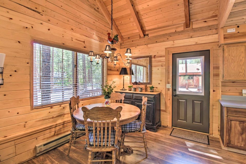 Pinetop-Lakeside Cabin w/ Deck: Hike, Ski & Golf Cabin in Arizona