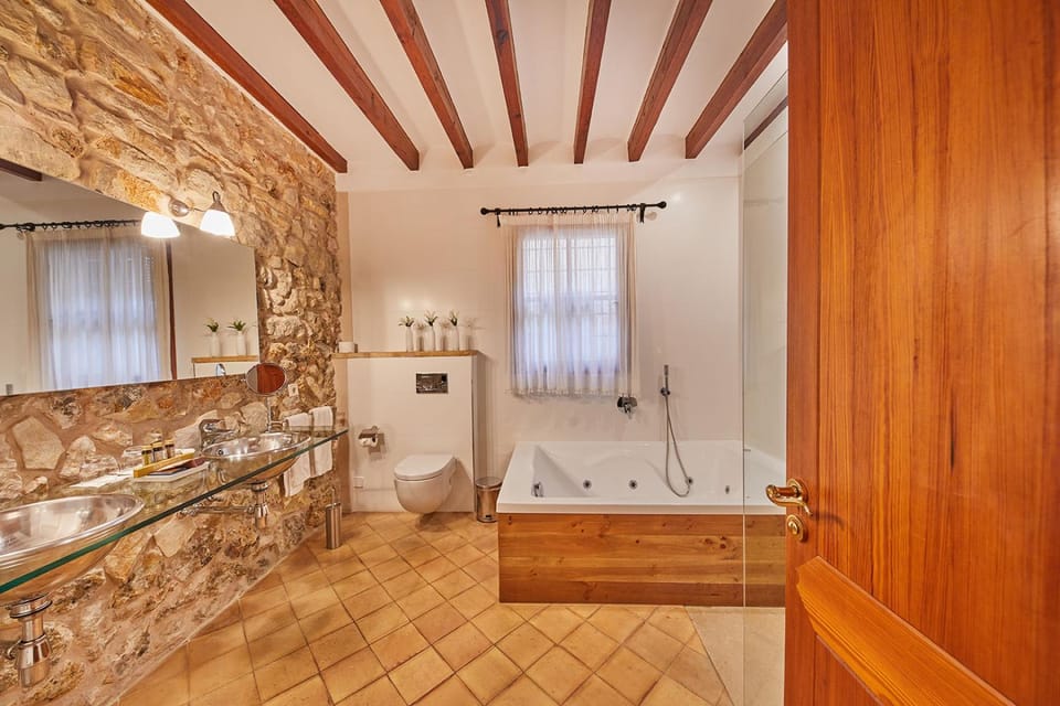 Shower, Hot Tub, Bathroom