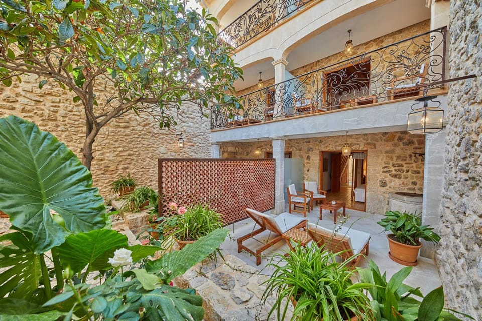 Inner courtyard view