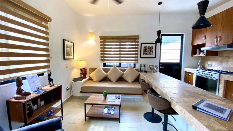 TV and multimedia, Kitchen or kitchenette, Living room, Seating area, Dining area, minibar, pet friendly, stove