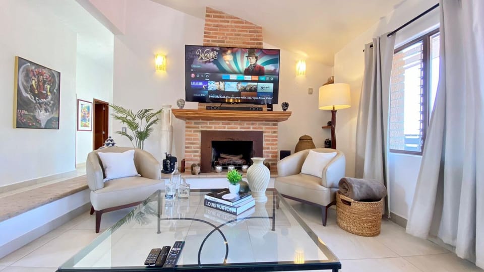 TV and multimedia, Living room, Seating area, flat iron