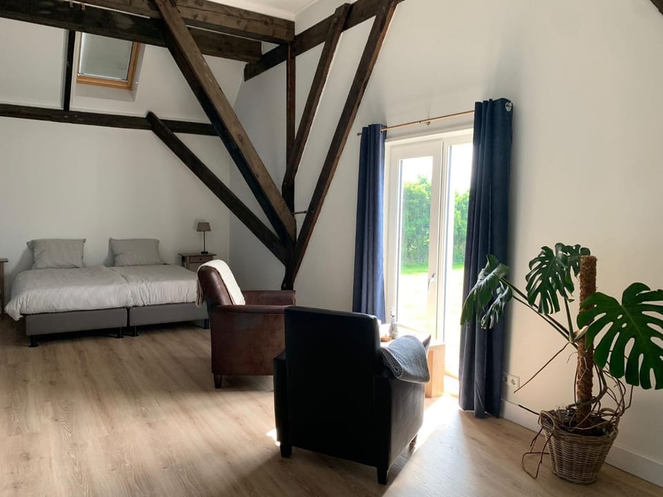 Bed, Living room