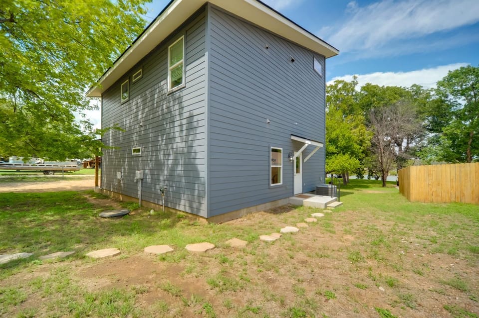 Cozy Casita and Cabana on Lake Marble Falls! Apartment in Cottonwood Shores