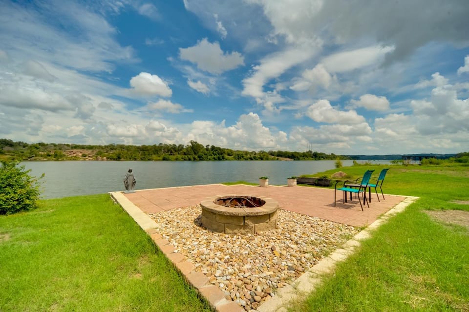 Cozy Casita and Cabana on Lake Marble Falls! Apartment in Cottonwood Shores