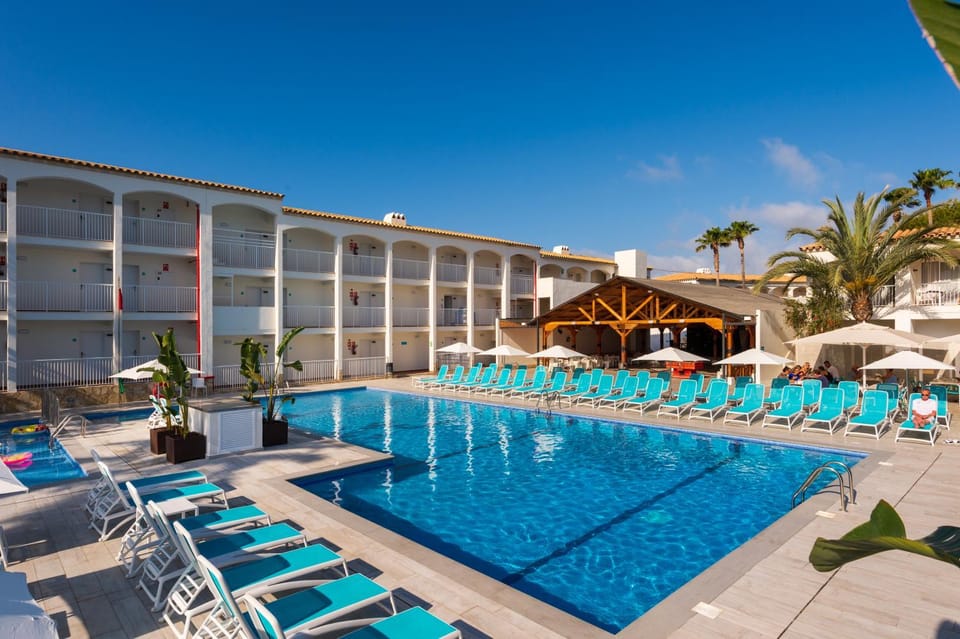 Balcony/Terrace, Swimming pool