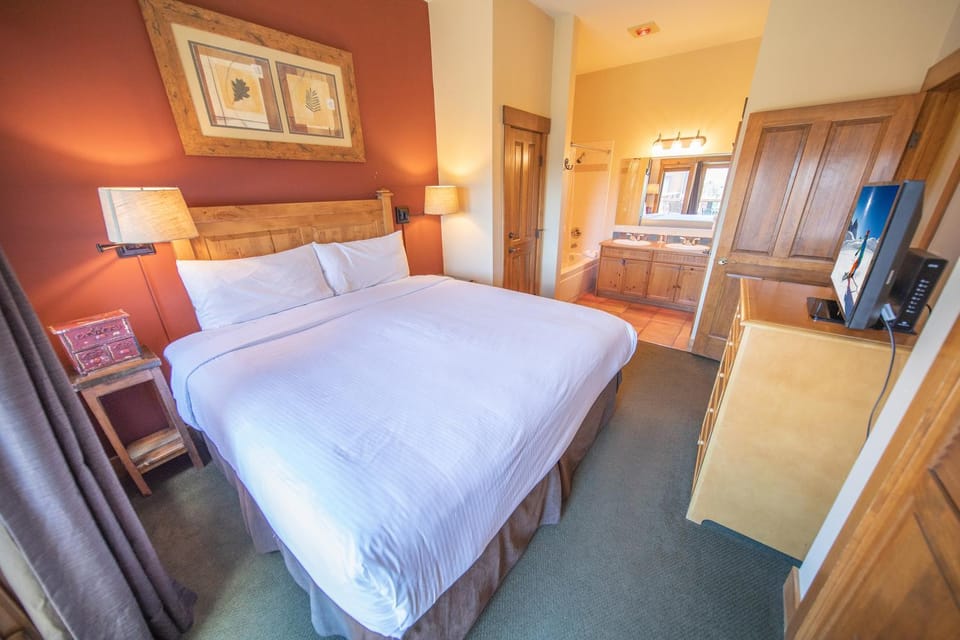 Springs 8913 by SummitCove Lodging in Colorado House in Keystone