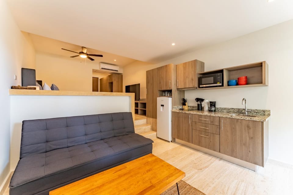 Kitchen or kitchenette, Living room