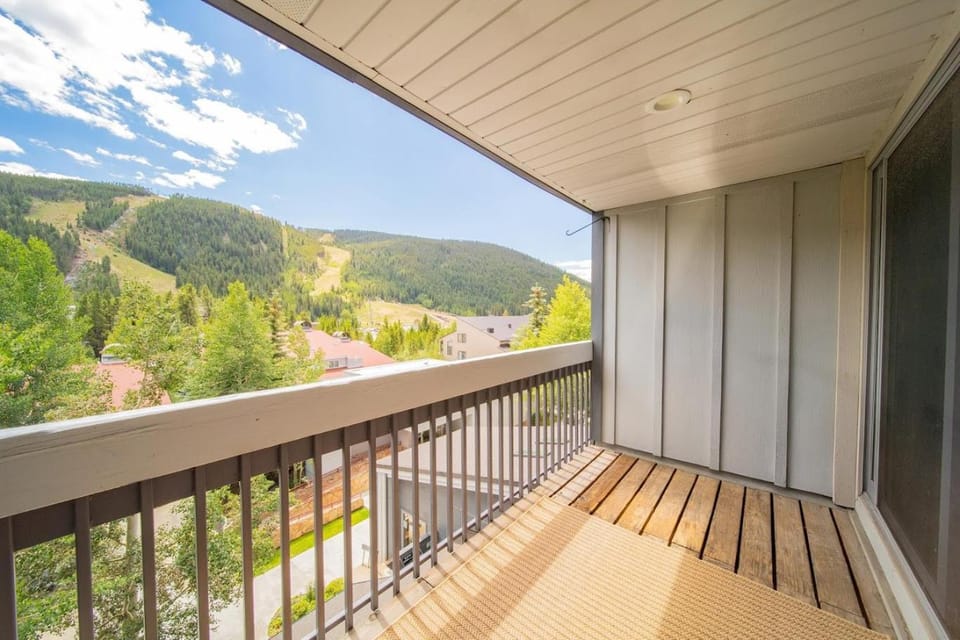 Liftside 304 by SummitCove Lodging in Colorado House in Keystone