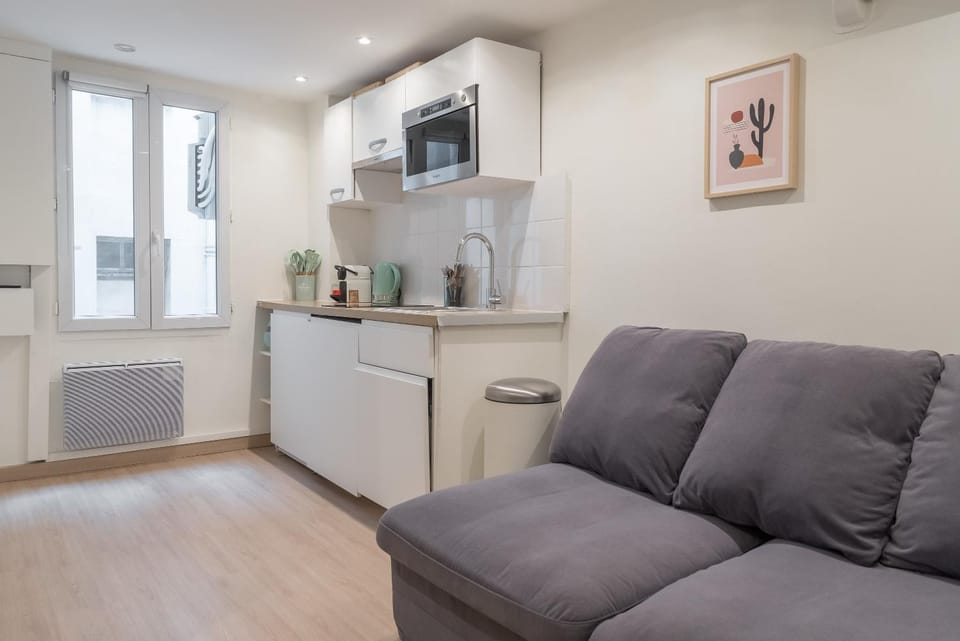 Lavie Maison Parisian Aircon Gem Apartment in Paris