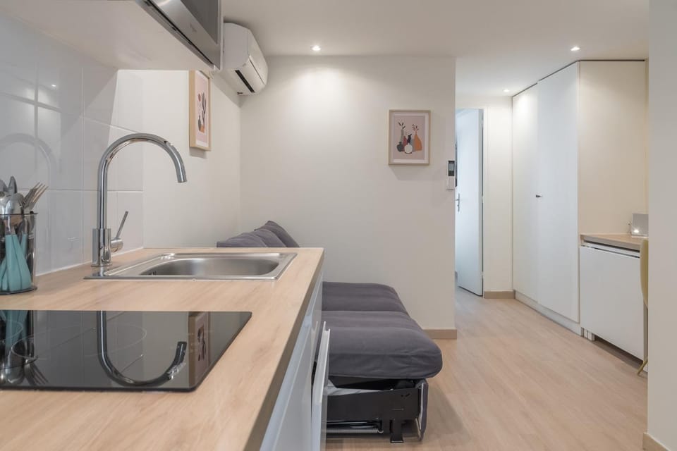 Lavie Maison Parisian Aircon Gem Apartment in Paris