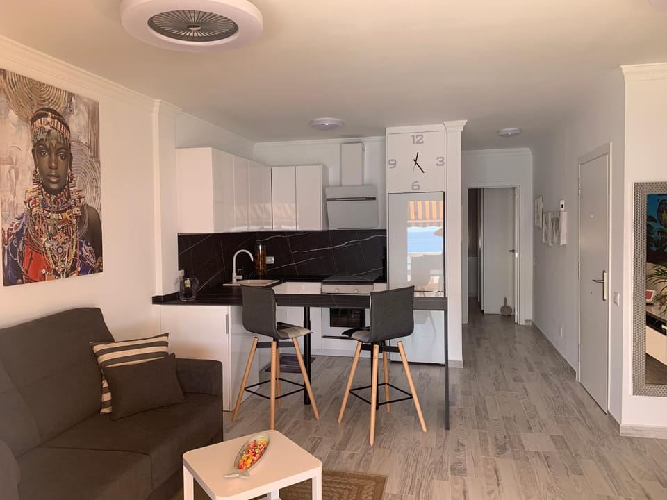 Kitchen or kitchenette, Living room, Seating area