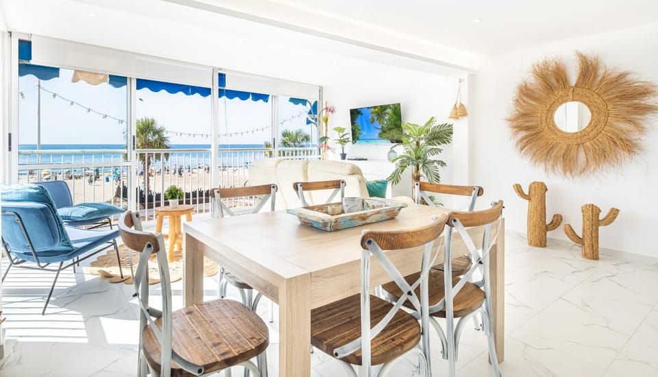 TV and multimedia, Living room, Dining area, Sea view