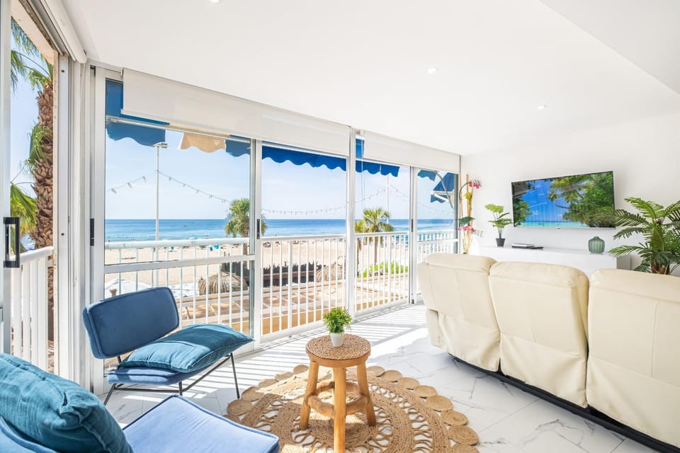 TV and multimedia, Living room, Beach, Sea view