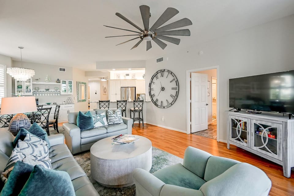 Naples Escape in Regatta w/ Resort Amenities! House in Vanderbilt Beach