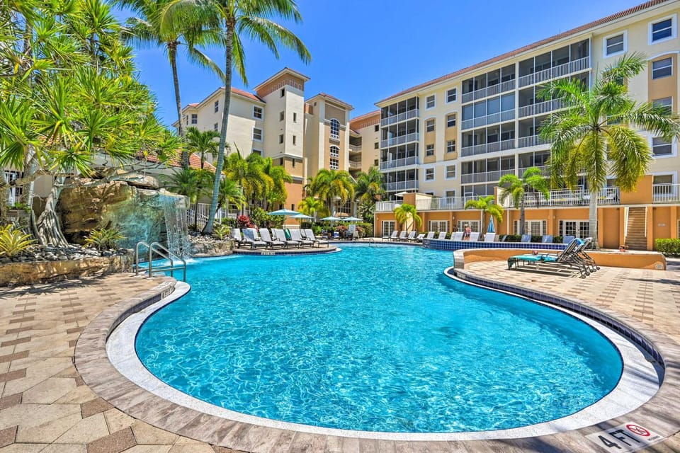 Naples Escape in Regatta w/ Resort Amenities! House in Vanderbilt Beach