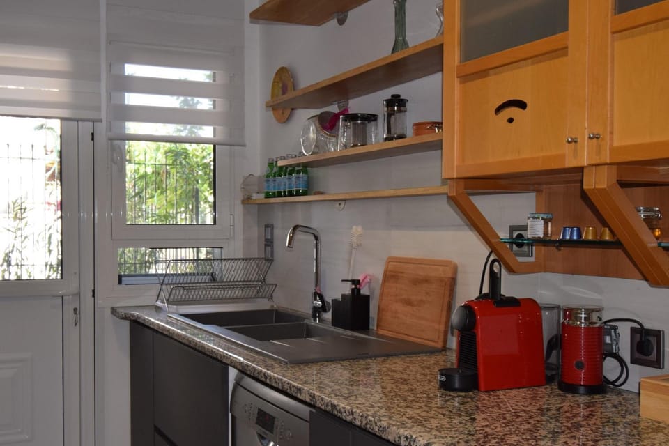 h2h Dafni #Family home near Athens, airport, ports with garden Apartment in North Athens Regional Unit, Greece