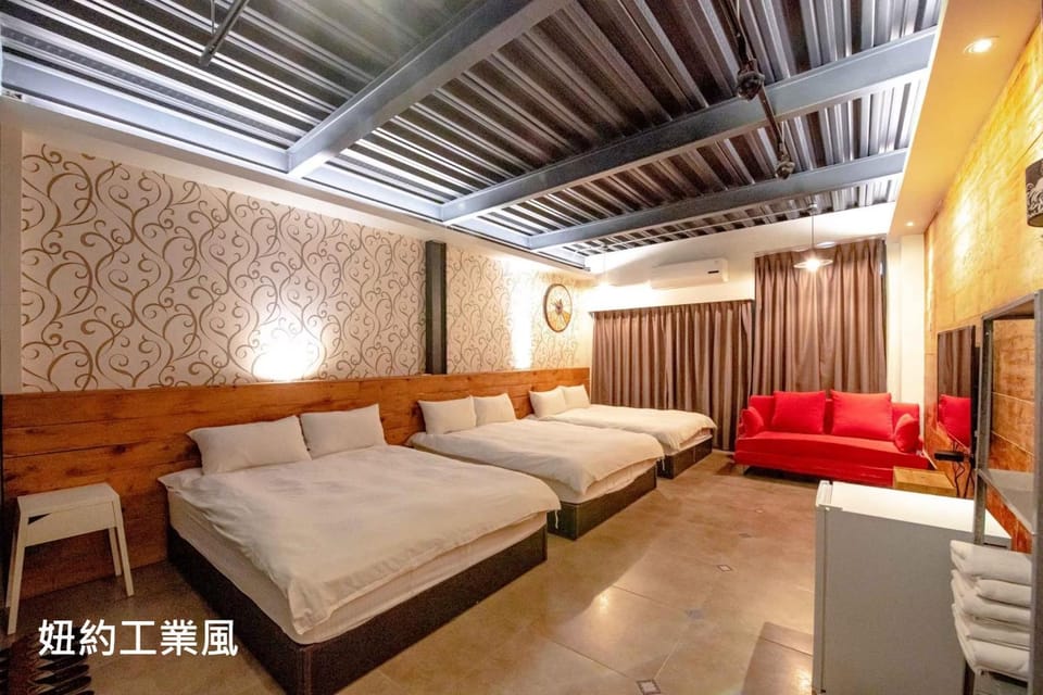 Bed, Photo of the whole room