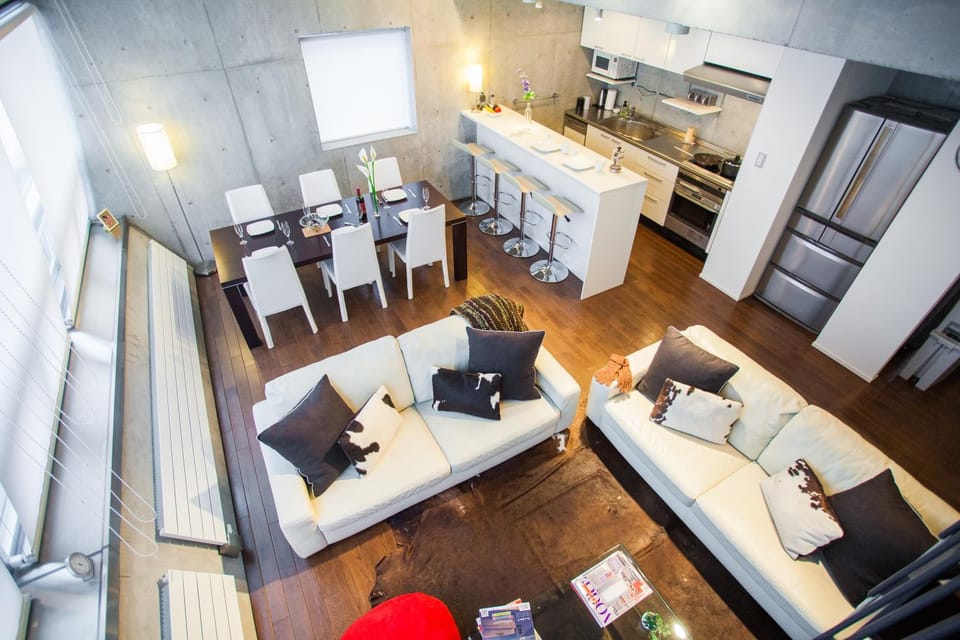 Coffee/tea facilities, Kitchen or kitchenette, Living room, Dining area