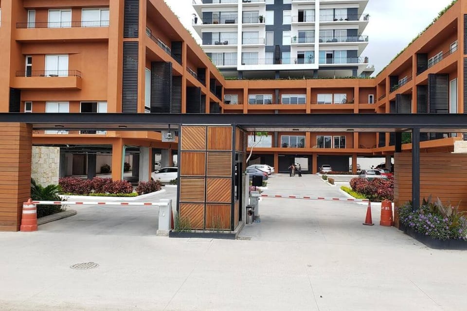 Property building, Facade/entrance